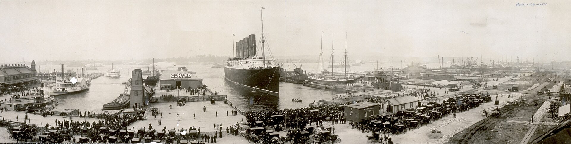 El Lusitania entrando en el puerto de Nueva York