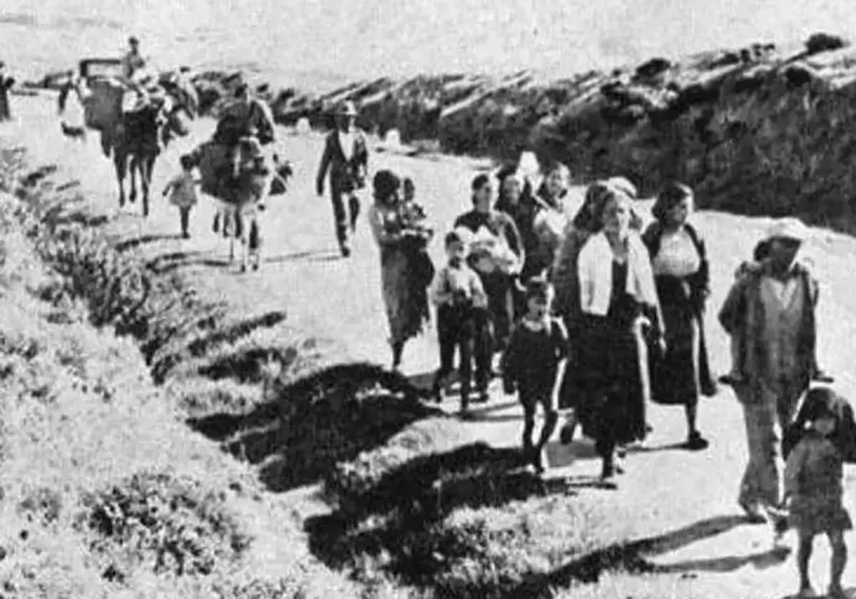 Fotografía de población civil en la Desbandá huyendo de la represión franquista