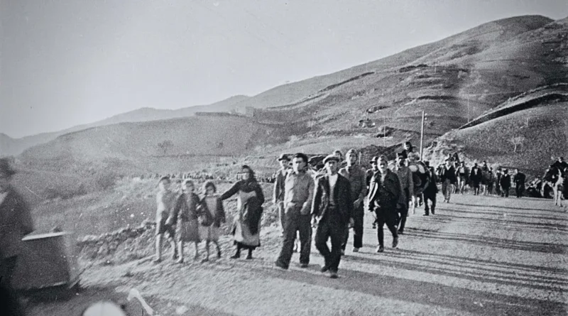 Fotografía de población civil en la Desbandá huyendo de la represión franquista