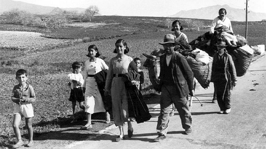 Fotografía de población civil en la Desbandá huyendo de la represión franquista